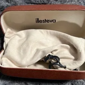 Illesteva | Accessories | Barely Used As You Can See Still  display picture 3